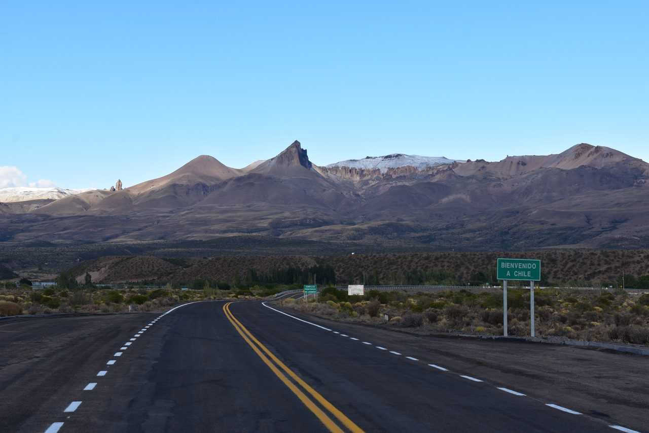 Chile Chico and Los Antiguos border crossing