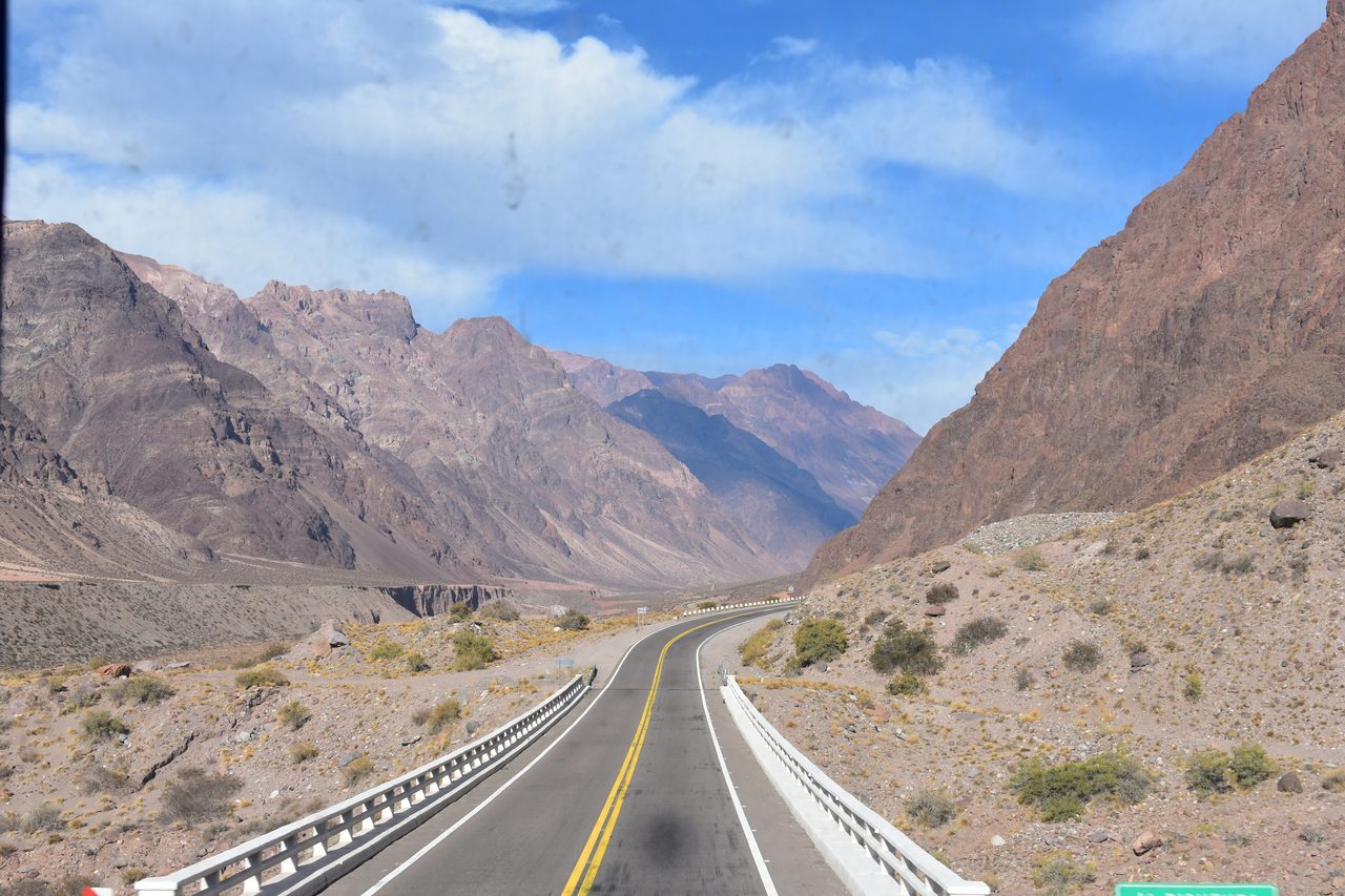 Paso Internacional Los Libertadores - A bus journey from Mendoza to Santiago