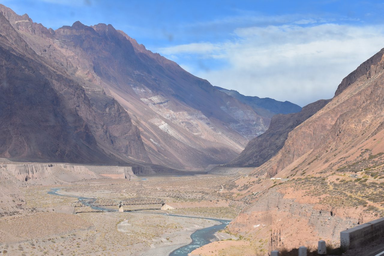 Paso Internacional Los Libertadores - A bus journey from Mendoza to Santiago