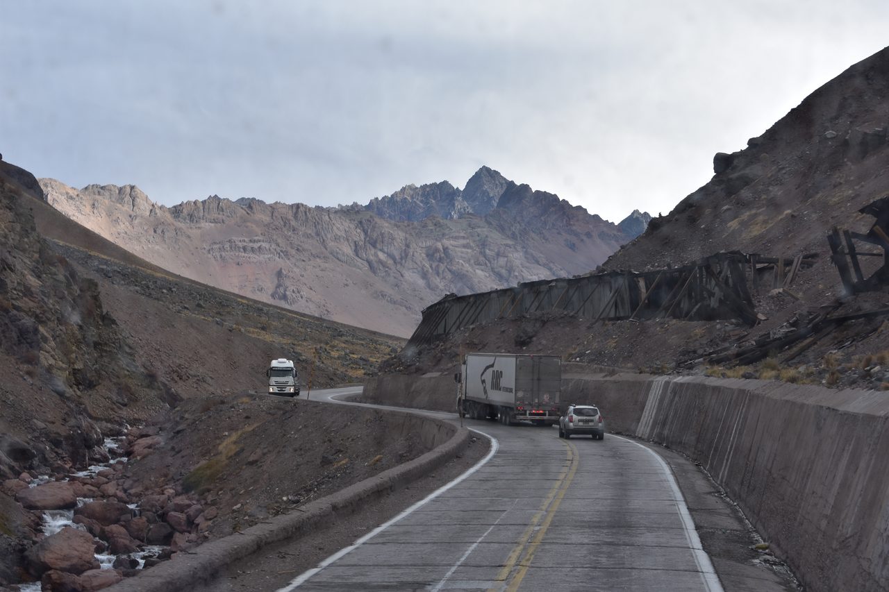 Paso Internacional Los Libertadores - A bus journey from Mendoza to Santiago
