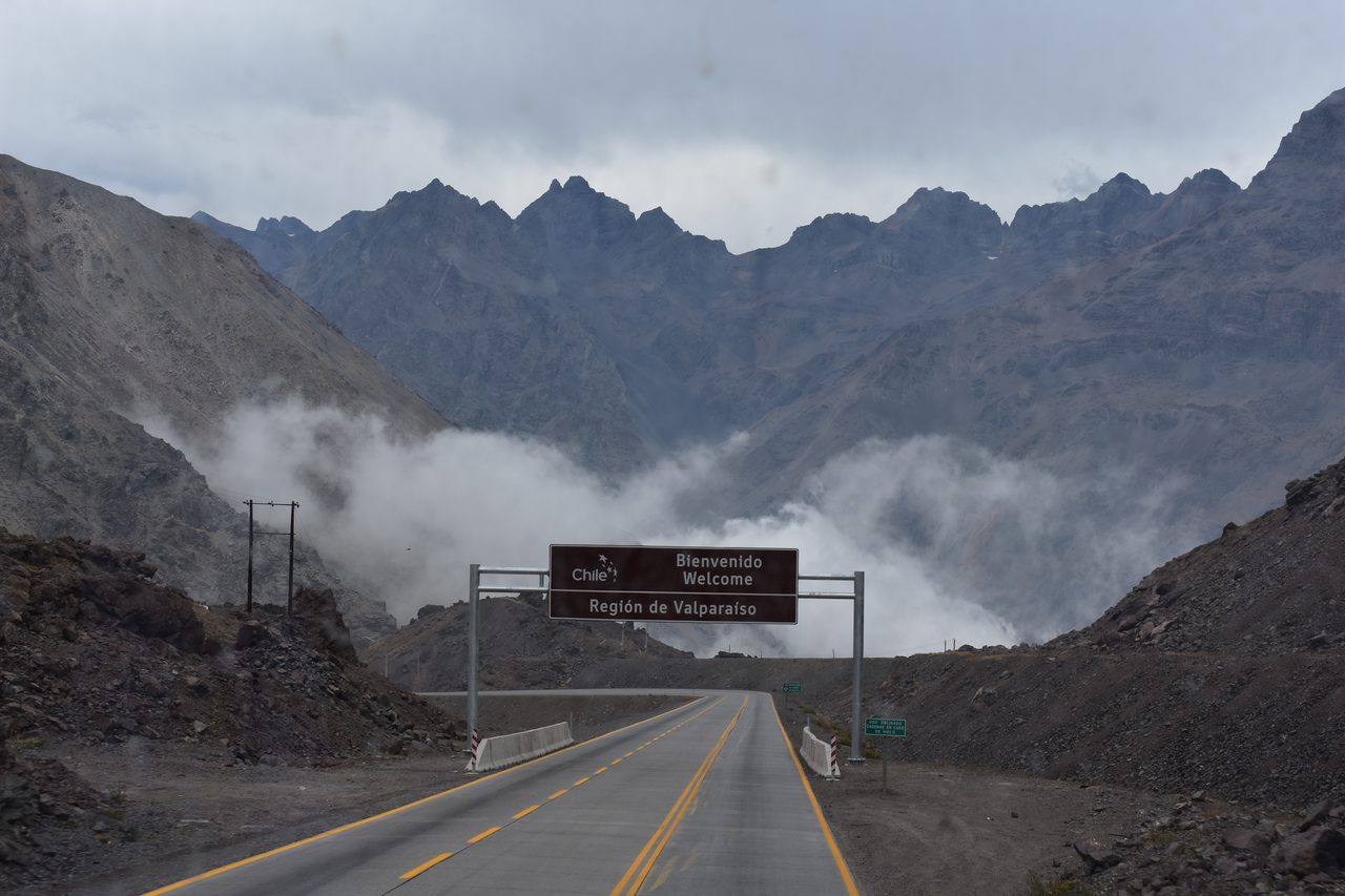 Paso Internacional Los Libertadores - A bus journey from Mendoza to Santiago