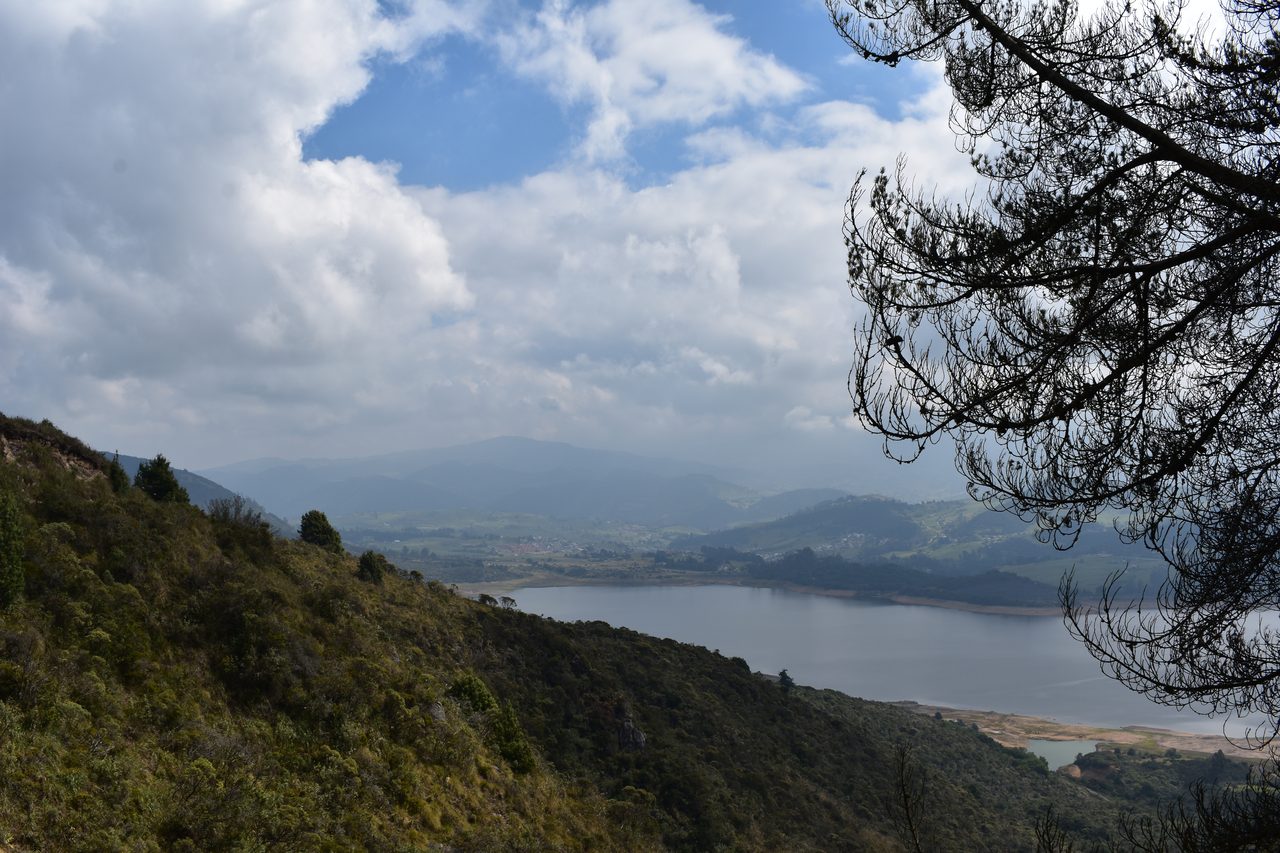 How to hike the Camino del Indio from Bogotá's Cerros to La Calera with the stunning Embalse de San Rafael backdrop