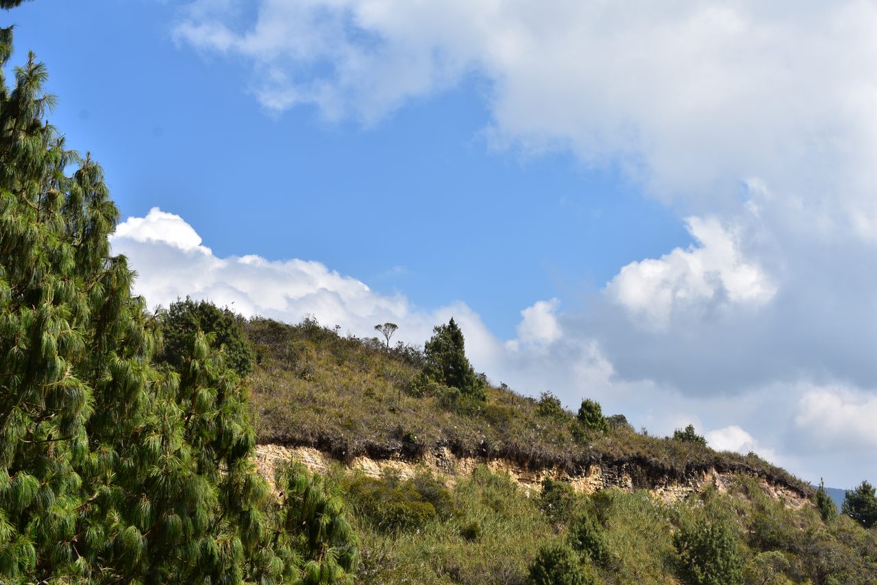 How to hike the Camino del Indio from Bogotá's Cerros to La Calera with the stunning Embalse de San Rafael backdrop