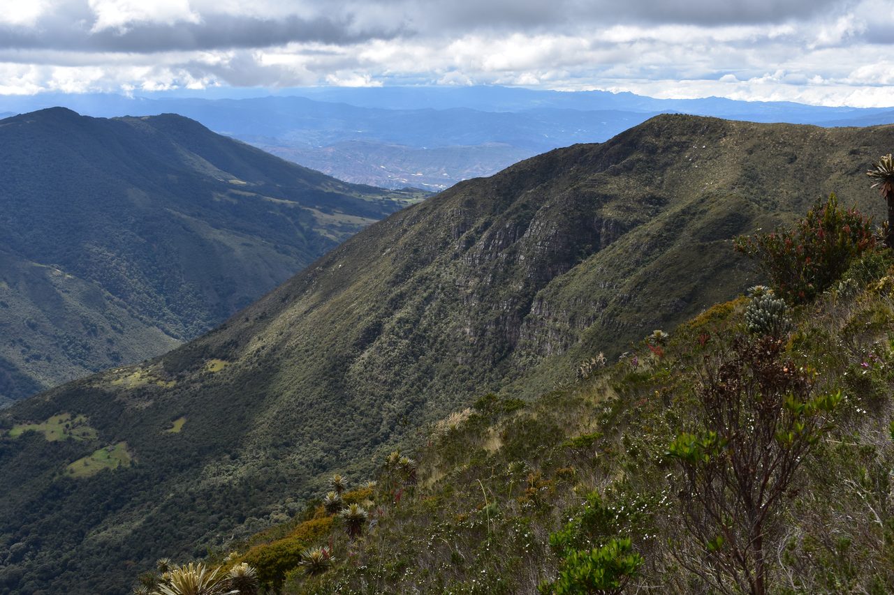 How to hike to Laguna de Iguaque and Mirador El Santo from Villa de Leyva