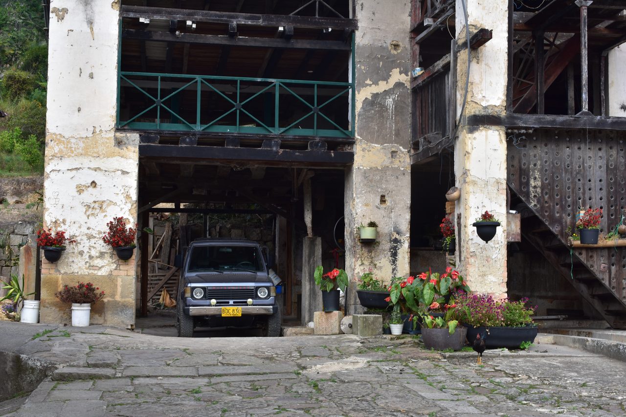 Escape the city and spend the weekend visiting Cerro Quininí, Tibacuy, just outside of Bogotá