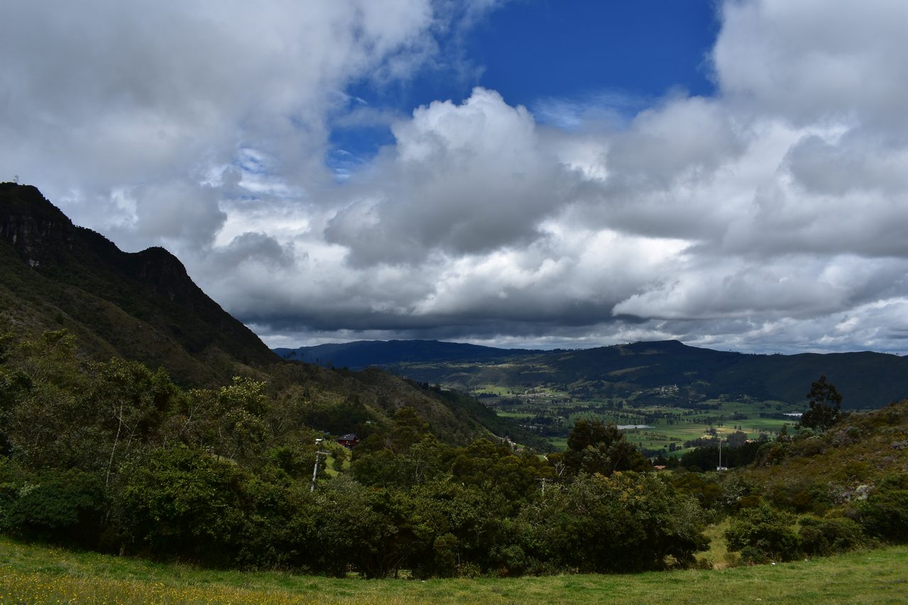 Enjoy the Stunning Tranquil Views Hiking Around Pionono Park, Bogotá