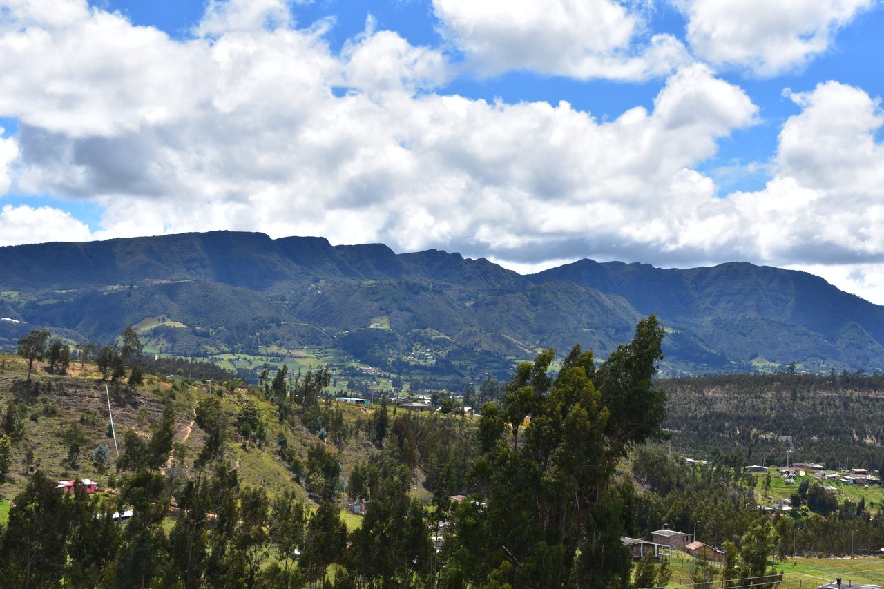 Have an Adventure Weekend, Hiking, Climbing and Cycling in Suesca, Bogotá