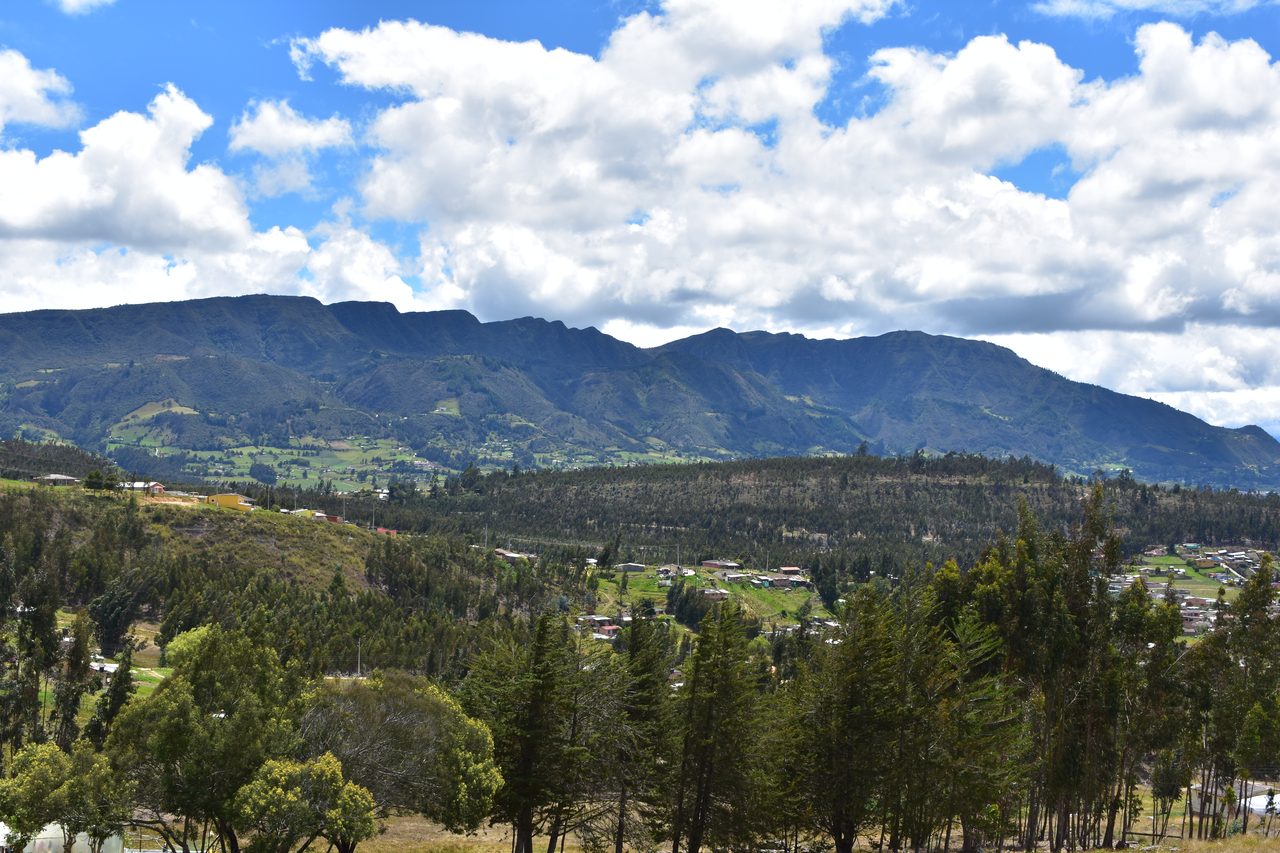 Have an Adventure Weekend, Hiking, Climbing and Cycling in Suesca, Bogotá