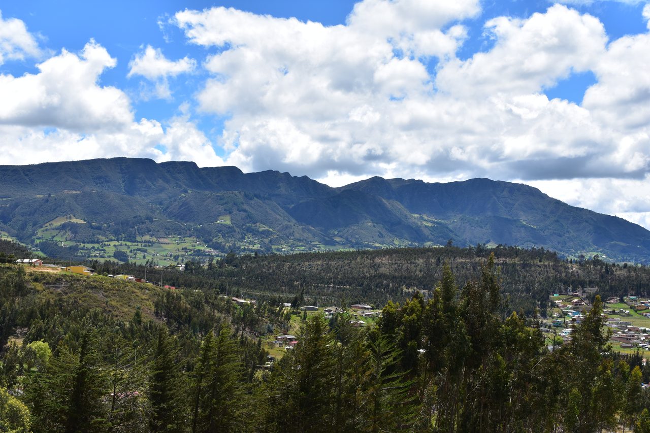 Have an Adventure Weekend, Hiking, Climbing and Cycling in Suesca, Bogotá